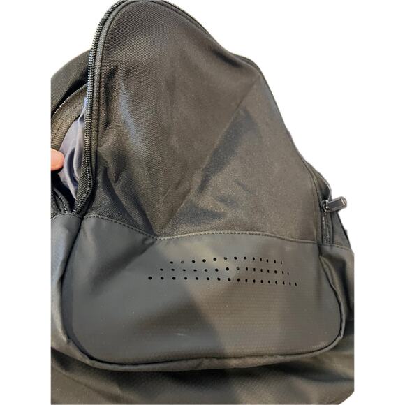 Adidas Defender Medium 20"x12"x10" Black Duffel Gym Bag - Picture 3 of 6